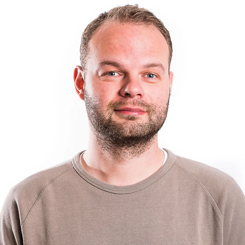 Florent Chagnon, graphiste maquettiste et photographe corporate à Paris