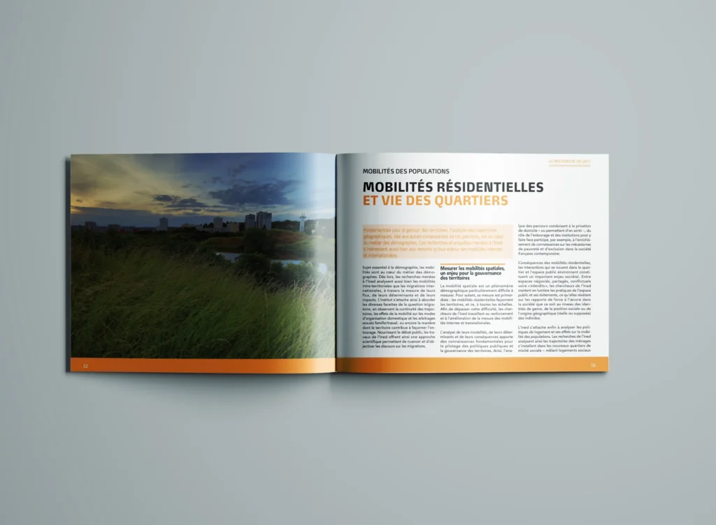 Mockup d'une double page du rapport d'activité de l'INED : mobilités résidentielles et vie des quartiers