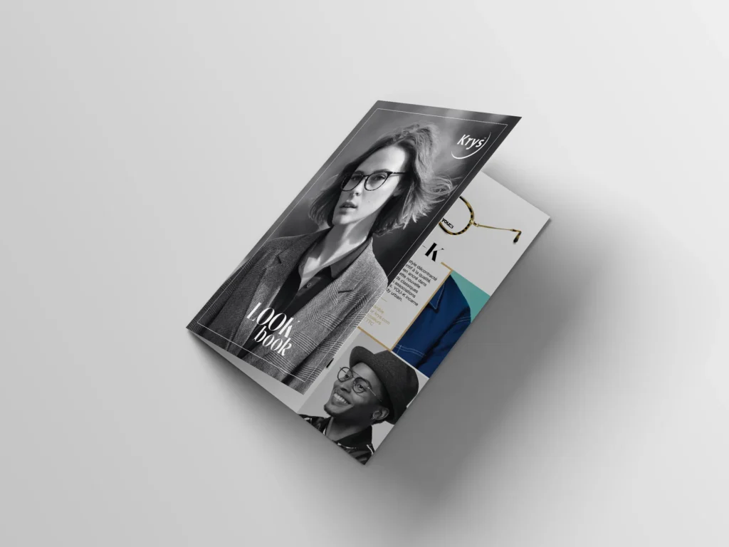 Mockup du lookbook Krys ouvert, avec la couverture et la première double page