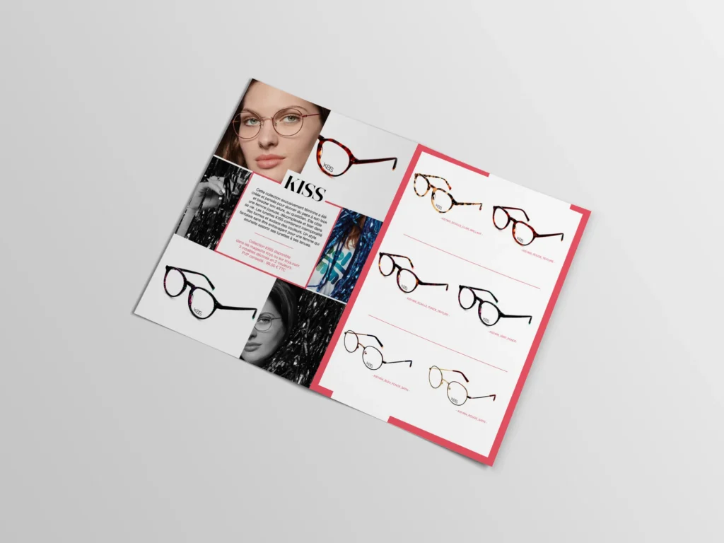 Mockup d'une double page du lookbook Krys : collection Kiss, portraits et montures sur fond rouge et blanc